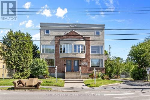 8 - 1204 SHILLINGTON AVENUE  Ottawa, ON K1Z 7Z4