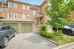 8 LARISSA COURT  Vaughan, ON L6A 2K8