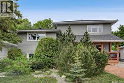 209 Douglas AVENUE E  Regina, SK S4N 1H4