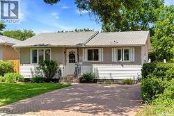 5608 2nd AVENUE N  Regina, SK S4R 5M5