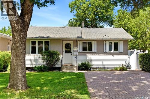 5608 2Nd Avenue N, Regina, SK 