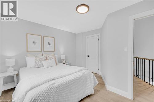 Large Walk in Closet - 4014 Jarvis Crescent, Burlington, ON 