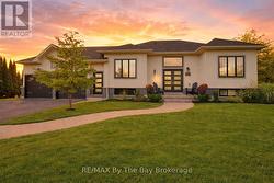 18 MAPLE DRIVE  Wasaga Beach, ON L9Z 0A7