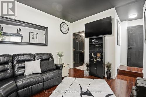 Garage conversion with 4pc ensuite & side entrance - 3260 Woodcroft Crescent, Burlington, ON 