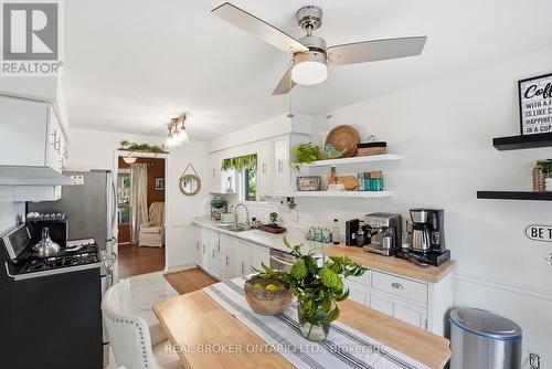 Bright Kitchen - 3260 Woodcroft Crescent, Burlington, ON 