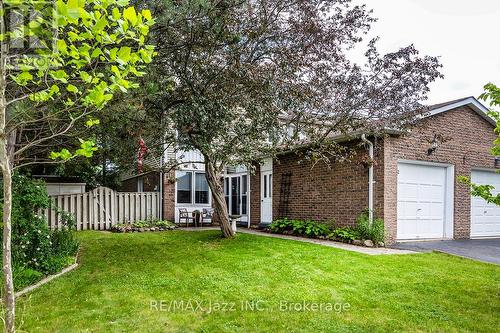 2 BARROW COURT  Whitby (Lynde Creek), ON L1P 1E4