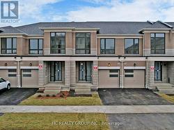 827 SMOOTHWATER LANE Pickering, ON L1X 0R6