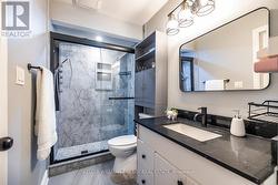Semi Ensuite Luxury - 