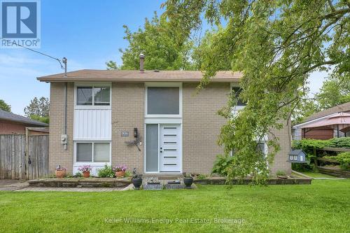 906 CENTRE STREET N  Whitby (Williamsburg), ON L1N 4V1