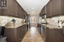 Modern Kitchen - 