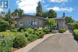 2128 BENJAMIN AVENUE  Ottawa, ON K2A 1P4