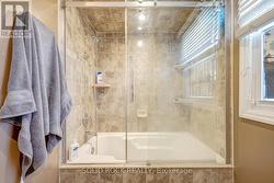 Giant Soaker Tub in Ensuite - 