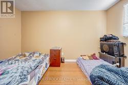 Bedroom 2 - 
