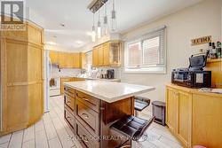 Kitchen with Centre Island - 