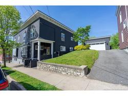 105 Carmarthen ST Saint John, NB E2L 2N7