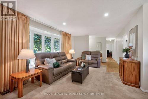 619 Blanchard Crescent, Ottawa, ON 