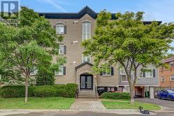 402 - 711 CHURCHILL AVENUE N  Ottawa, ON K1Z 5G6