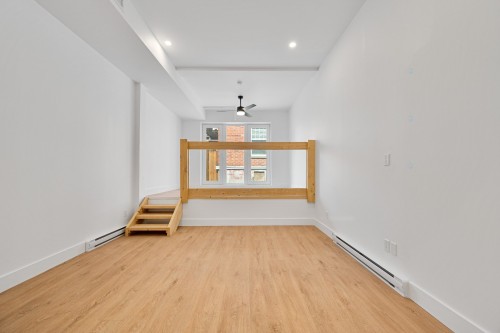 Salon - 1-3993A Rue Hochelaga, Montréal (Mercier/Hochelaga-Maisonneuve), QC 
