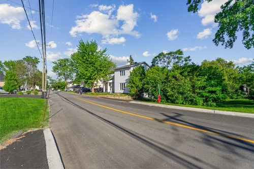 Façade - Ch. Du Bord-De-L'Eau, Laval (Sainte-Dorothée), QC 
