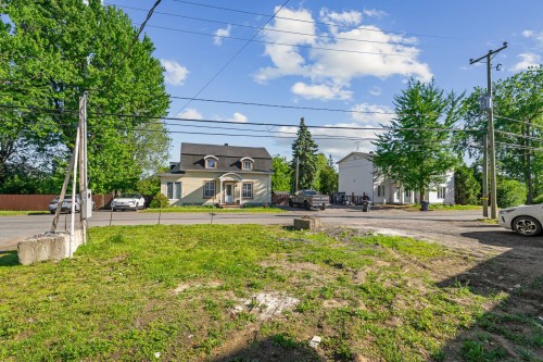 Façade - Ch. Du Bord-De-L'Eau, Laval (Sainte-Dorothée), QC 