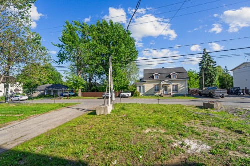 Façade - Ch. Du Bord-De-L'Eau, Laval (Sainte-Dorothée), QC 