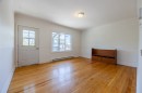 Salon - 6528 30E Avenue, Montréal (Rosemont/La Petite-Patrie), QC 