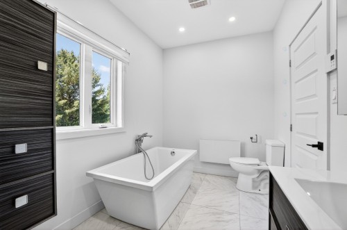 Bathroom - 405 Rue De La Montagne, Saint-Calixte, QC - Indoor Photo Showing Bathroom