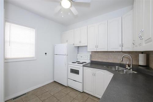 450 Arbuthnot St, Winnipeg, MB 
