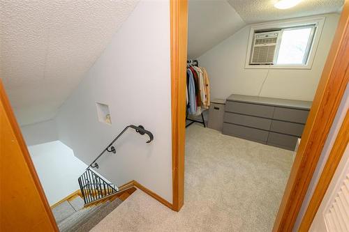 450 Arbuthnot St, Winnipeg, MB 