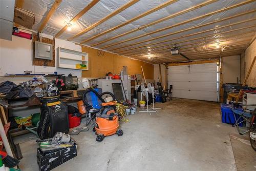 450 Arbuthnot St, Winnipeg, MB 