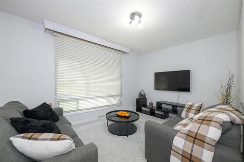 450 Arbuthnot St, Winnipeg, MB 