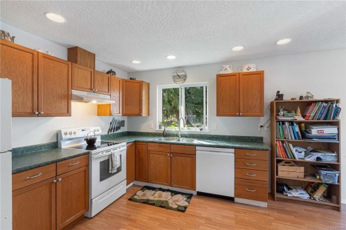 1726 Settler Rd, Qualicum Beach, BC 