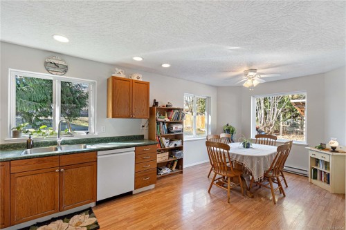 1726 Settler Rd, Qualicum Beach, BC 