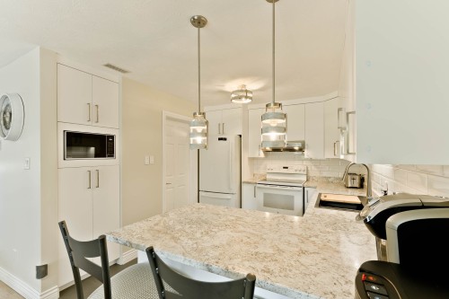 Cuisine - 3363 Rue Antoine-Samson, Sherbrooke (Les Nations), QC - Indoor Photo Showing Kitchen