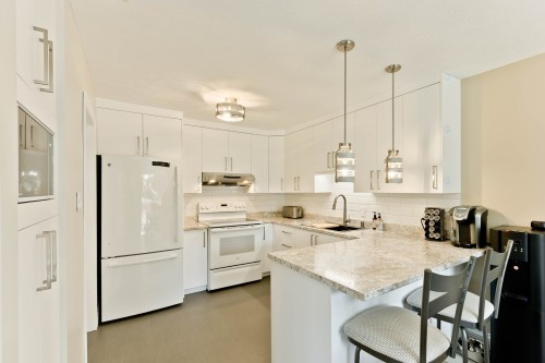 Cuisine - 3363 Rue Antoine-Samson, Sherbrooke (Les Nations), QC - Indoor Photo Showing Kitchen
