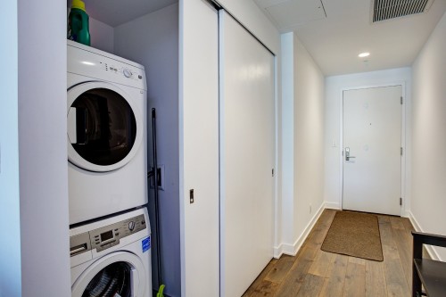 Laundry - 2616-1288 Av. Des Canadiens-De-Montréal, Montréal (Ville-Marie), QC 