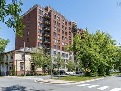402 5839 Cunard Street  Halifax, NS B3K 0B9