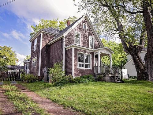 14 Clifford Street, Amherst, NS 