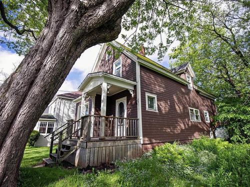 14 Clifford Street, Amherst, NS 