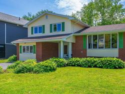 13 Guy Street  Dartmouth, NS B3A 2P4