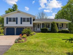 16 Montgomery Drive  Charlottetown, PE C1A 6W2