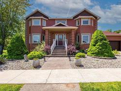 31 Lancaster Drive  Dartmouth, NS B3S 1E7