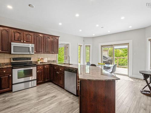 31 Lancaster Drive, Dartmouth, NS 