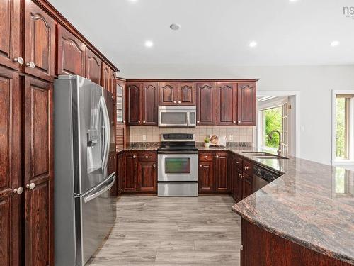 31 Lancaster Drive, Dartmouth, NS 