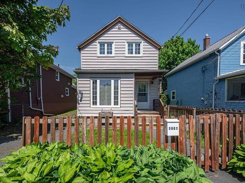5667 Stairs Street  Halifax, NS B3K 2E1