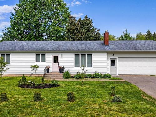 5 Grandview Drive  Wolfville, NS B4P 1W5
