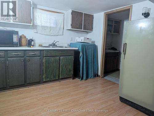 1169 Oxford Street E, London East (East G), ON 