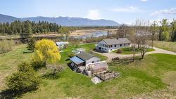 1534 WEST CRESTON Road  Creston, BC V0B 1G7