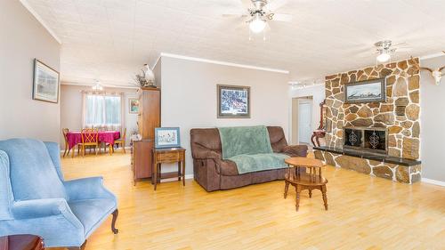 1534 West Creston Road, Creston, BC 