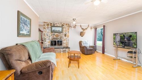 1534 West Creston Road, Creston, BC 